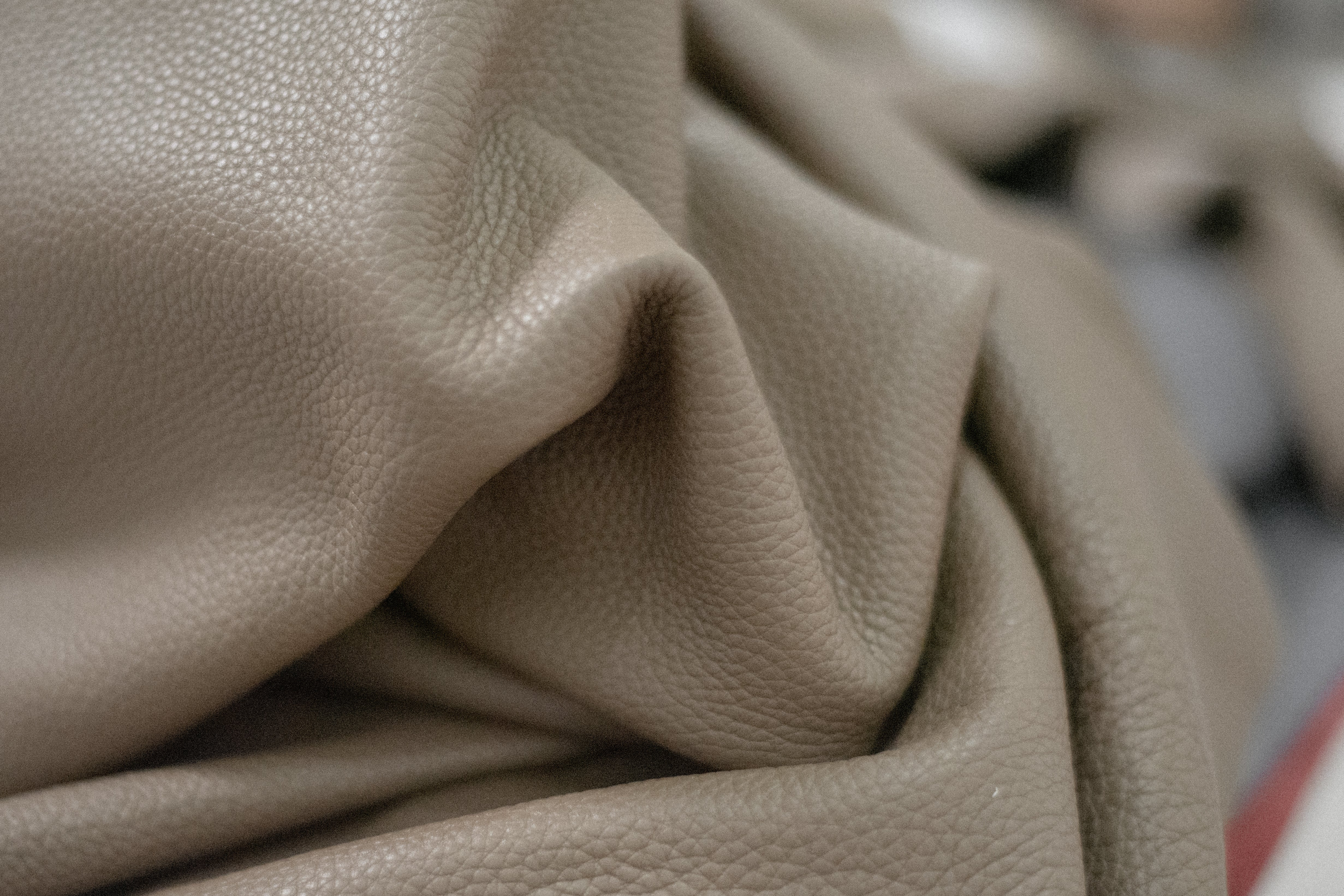 Real Leather vs Synthetic: What No One Tells You