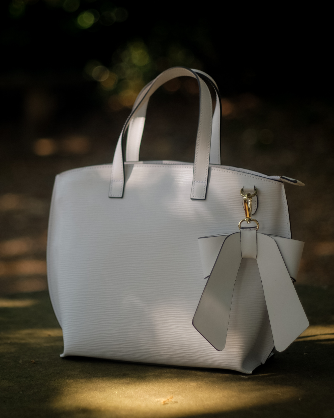 The Solare White – Sculptural handbag handmade in genuine Italian leather in Florence by SarabyJG