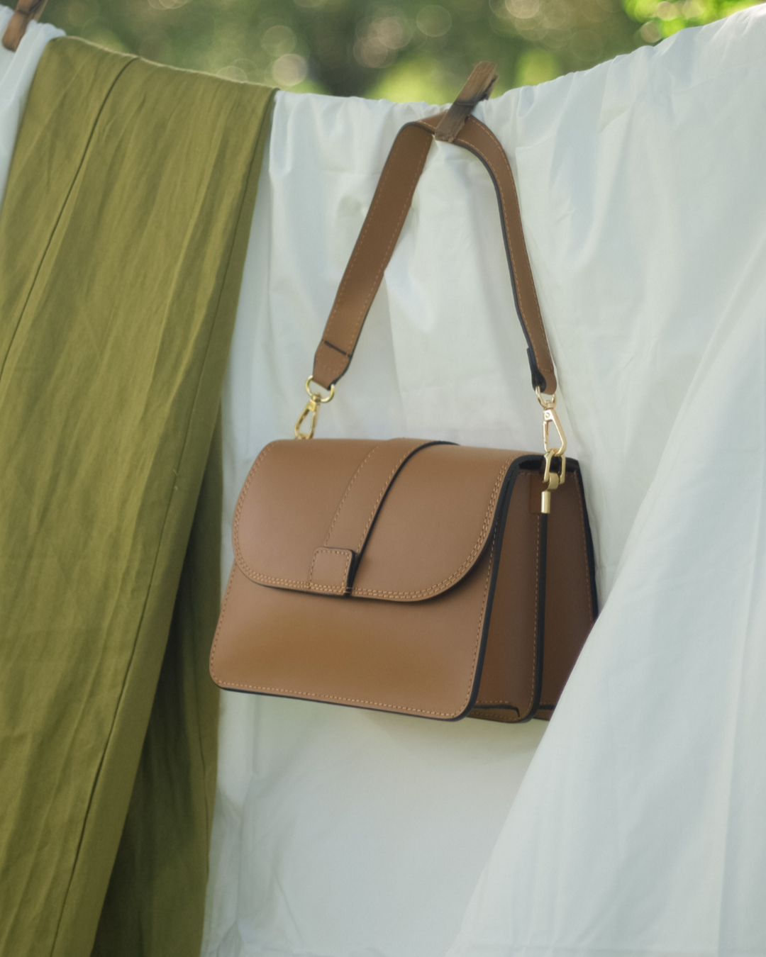 The Belluna Camel – Sculptural handbag handmade in genuine Italian leather in Florence by SarabyJG