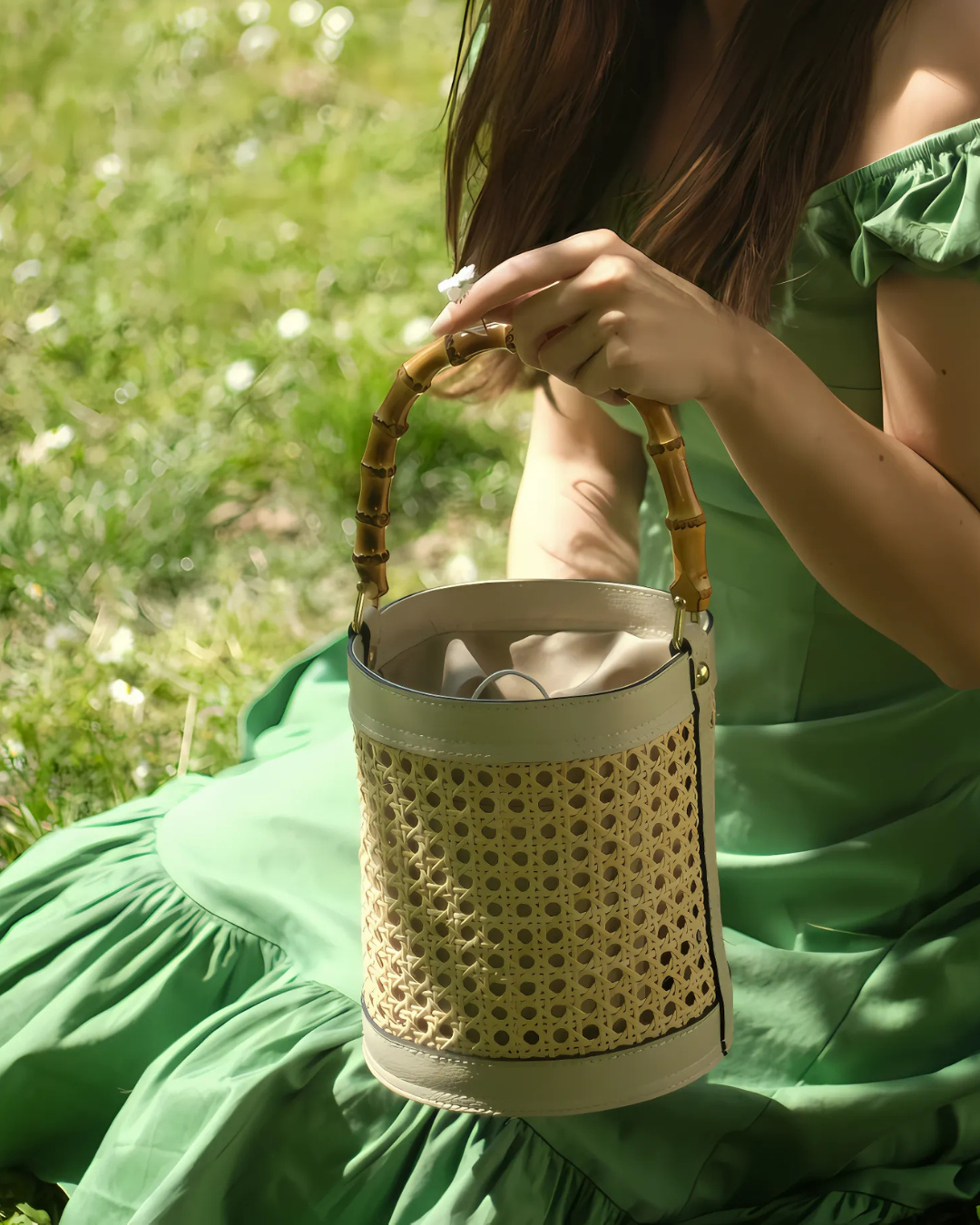 The Serena White – Sculptural handbag handmade in genuine Italian leather in Florence by SarabyJG