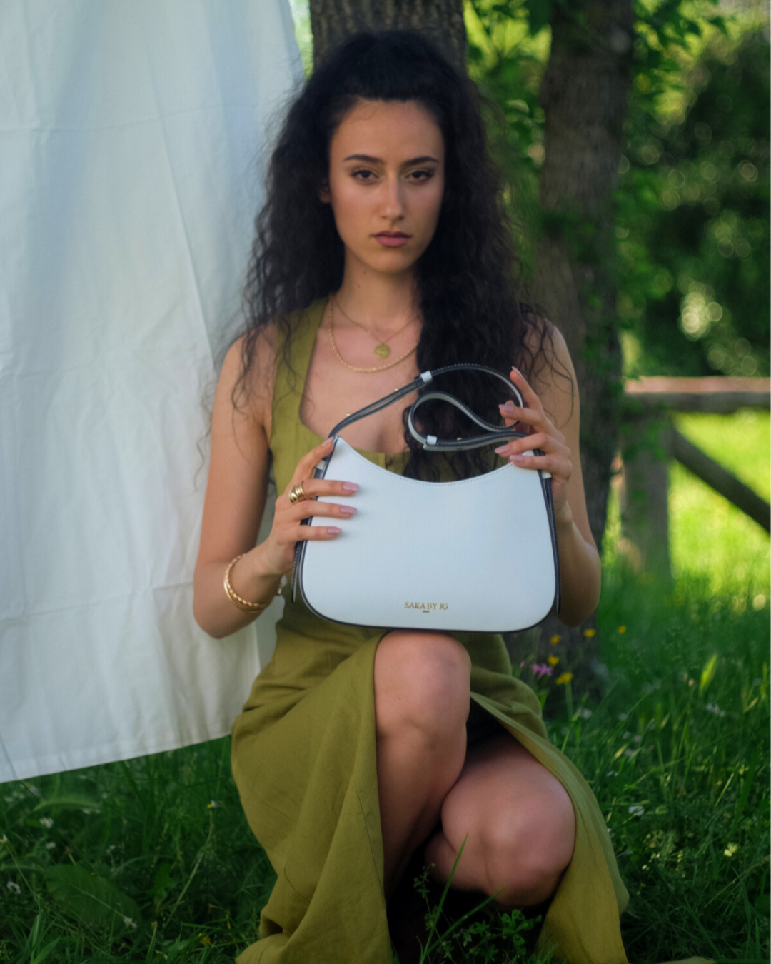 The Vivace - White – Sculptural handbag handmade in genuine Italian leather in Florence by SarabyJG